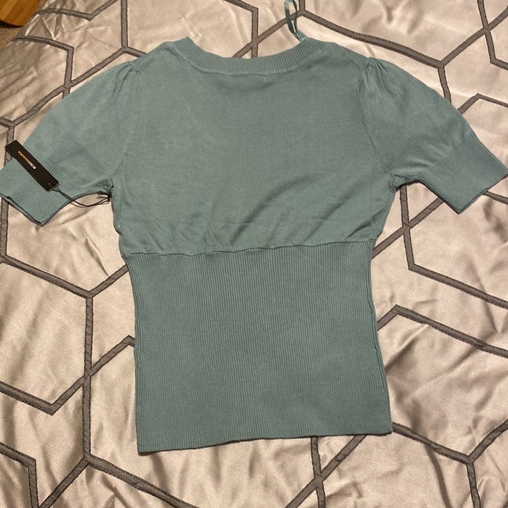 BCBG TOP - Picture 3 of 7